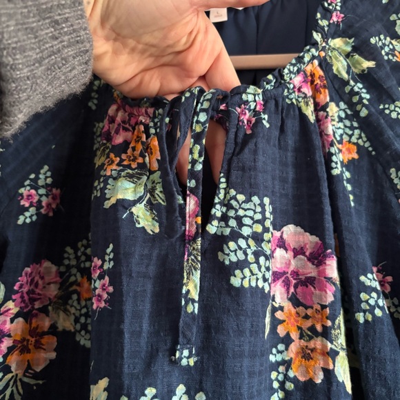 Lauren Conrad Navy Blue Plaid Floral Peasant Blouse Size L Spring semi sheer - Picture 6 of 7